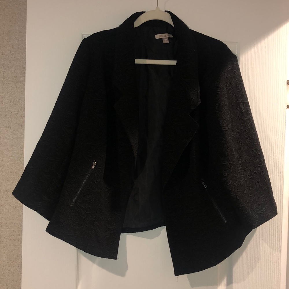 Black floral print jacket, dress coat. Zipper pockets